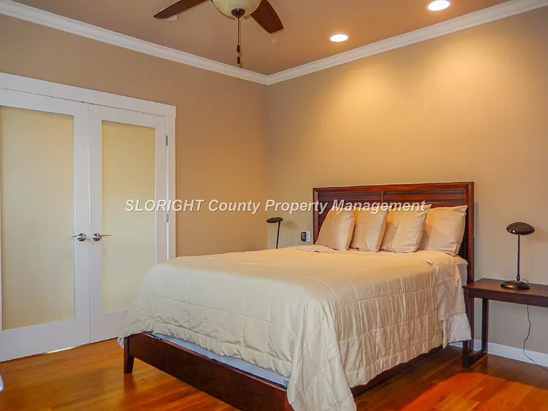 586 Pacific St — Photo 7