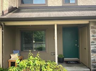 134 Hampshire Dr, Plainsboro, NJ