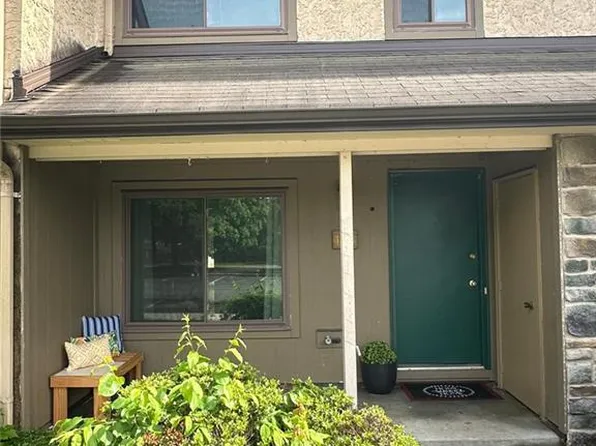 134 Hampshire Dr, Plainsboro, NJ 08536