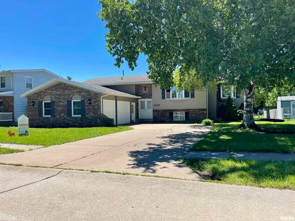 1102 27th Avenue Ct, Silvis, IL 61282