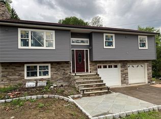 4 Glen Ct, Poughkeepsie, NY 12603