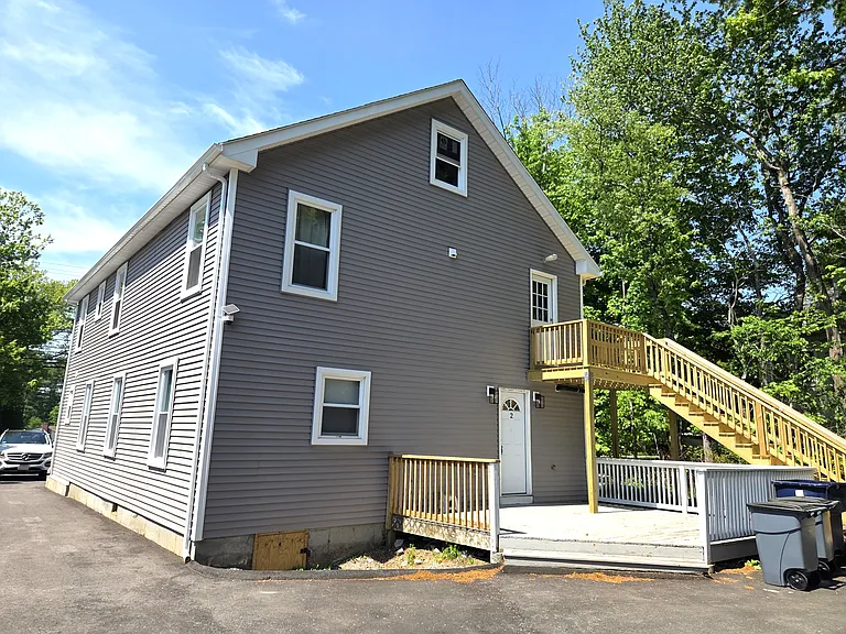276 Sumner St #2 — Photo 8
