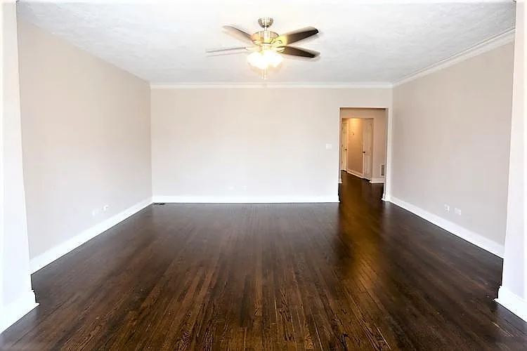 4445 N Rockwell St #3 — Photo 4