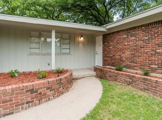 500 Val Oaks Ct, Hurst, TX 76053