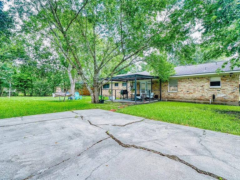 5911 Dawnridge Dr — Photo 36