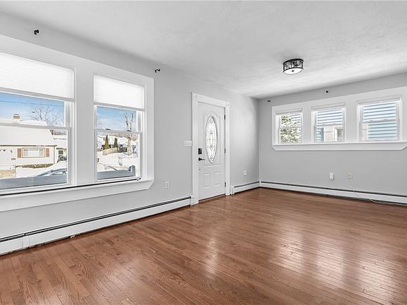 4th image of 202 Phillips St