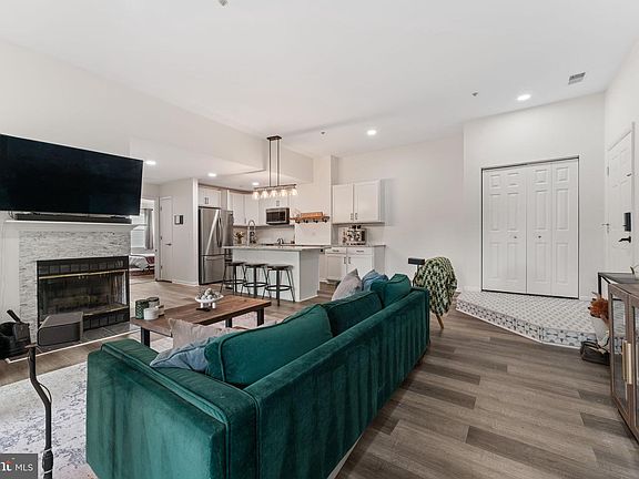 5th image of 10 Greystone Ct APT I