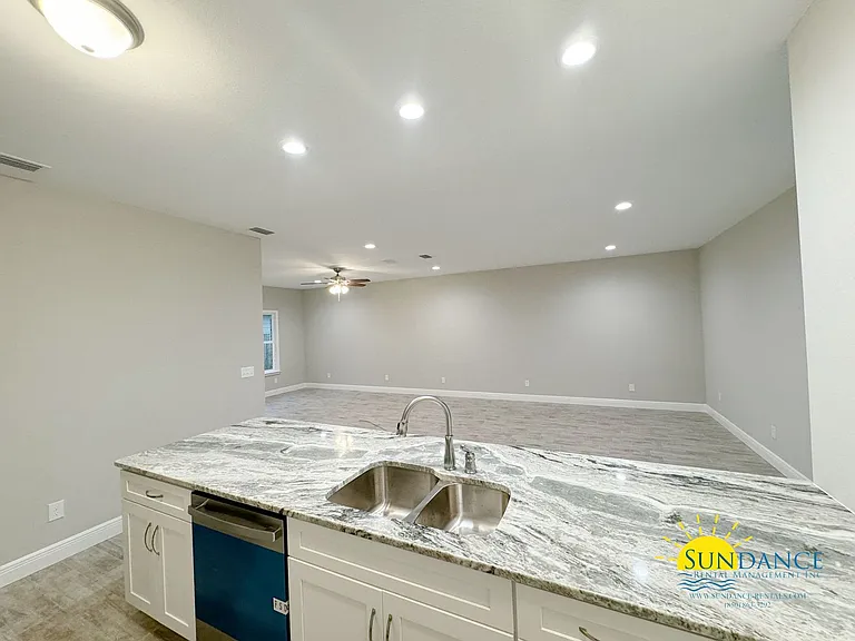 17 Cape Dr #B — Photo 7