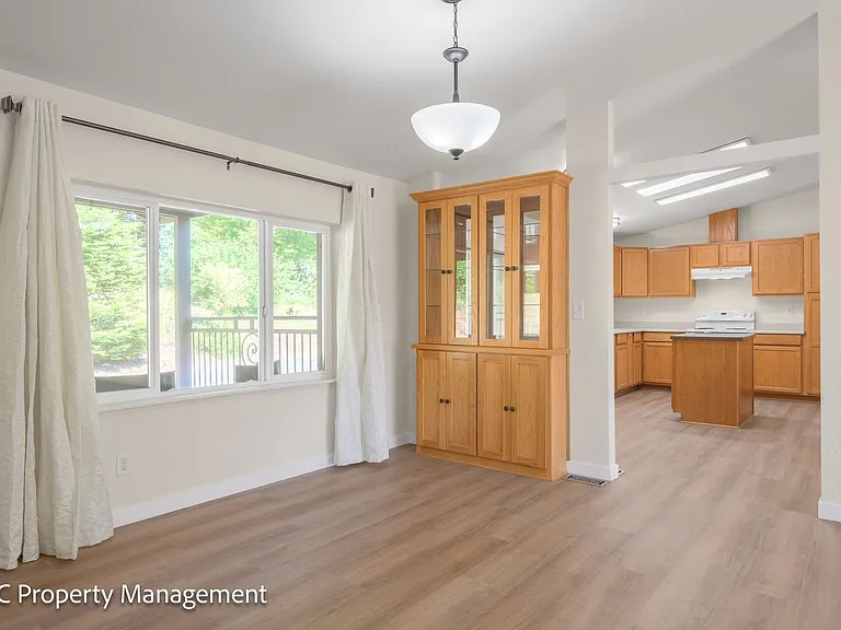 76848 London Rd — Photo 8