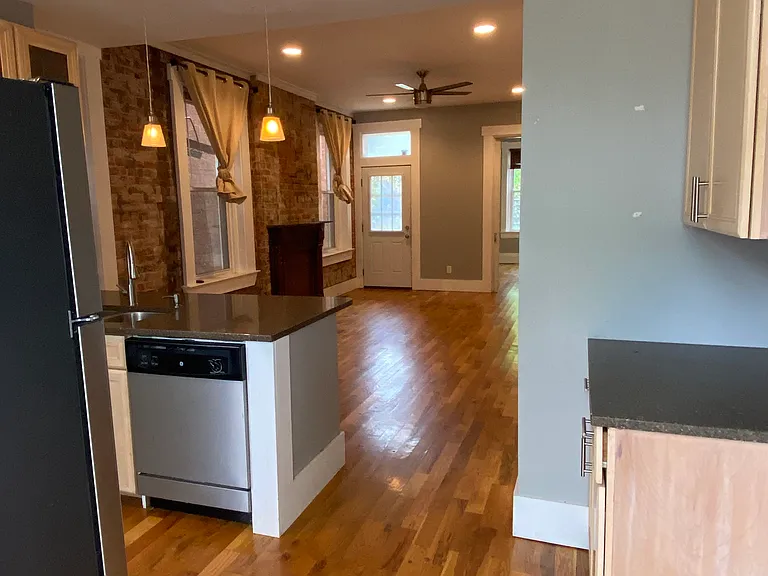 1418 Pullan Ave #1 — Photo 3