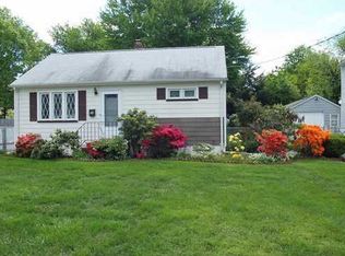 28 Chestnut St, Edison, NJ 08817