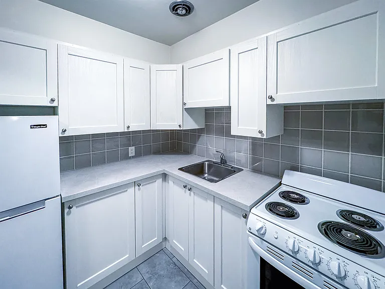1925 Nelson St #105 — Photo 5