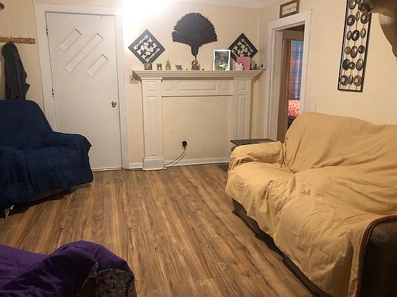 2nd image of 403 Bettie St