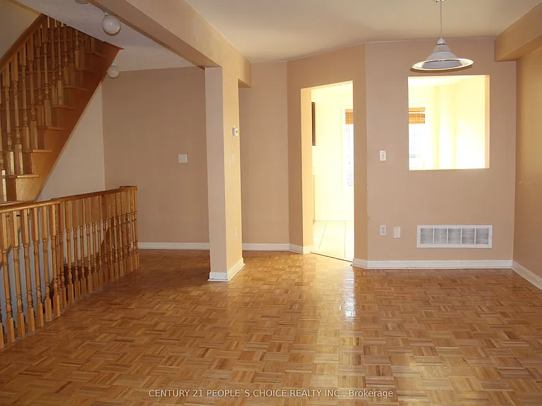 80 Acorn Pl #21 — Photo 5
