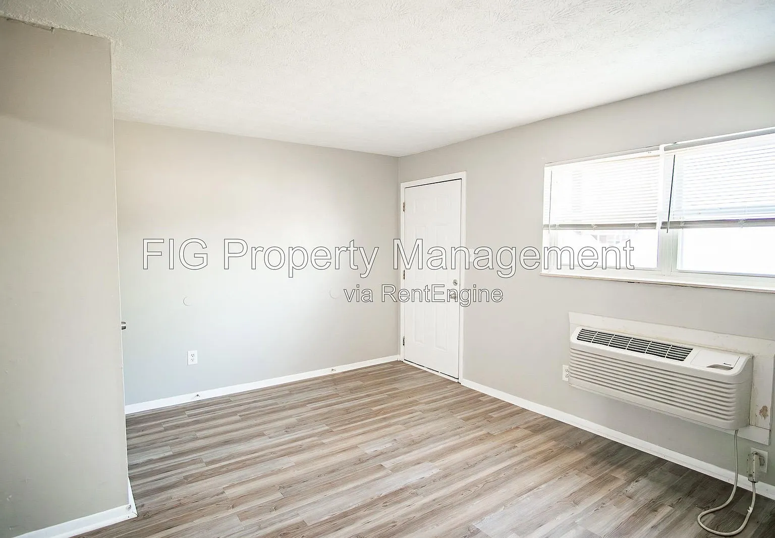 1 bed, 1.0 bath, $900 — Photo 2
