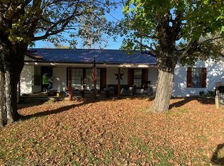 650 N 8th St, Scottsville, KY 42164