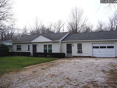 2nd image of 1950 Green Rd