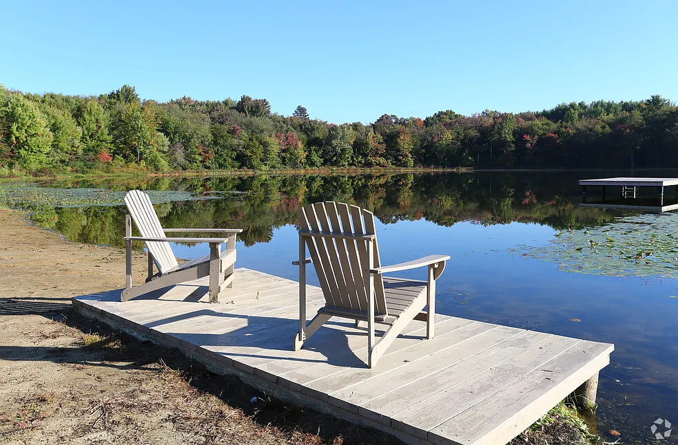 Foxtail Glen on White Pond — Photo 1