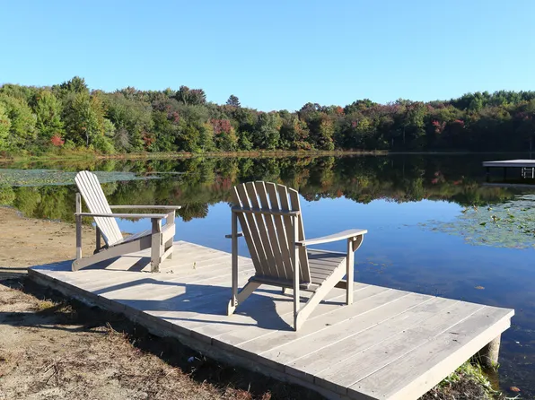 Foxtail Glen on White Pond
