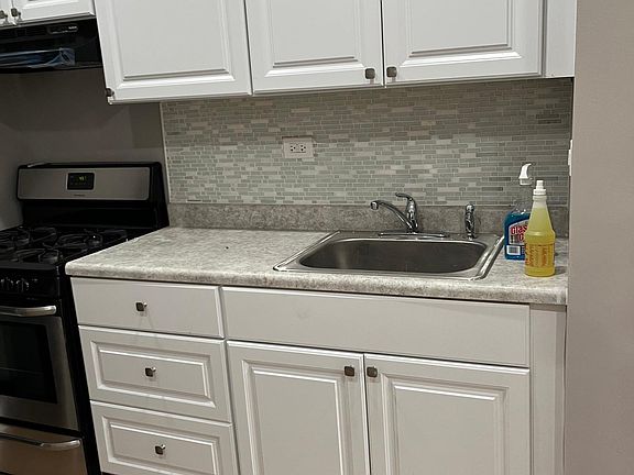 4th image of 617 N Cicero Ave #1