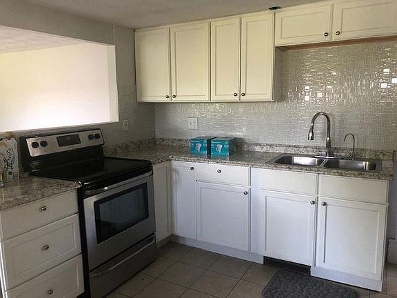 2nd image of 16 Lincoln St #2
