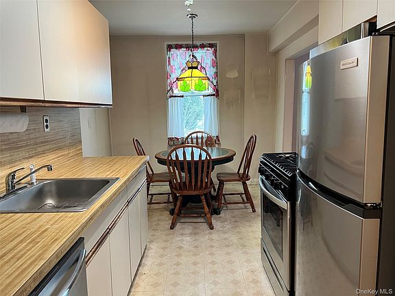 3rd image of 530 Dubois Avenue #6A