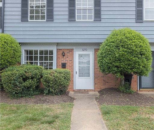 2nd image of 3250 Hunters Mill Cir