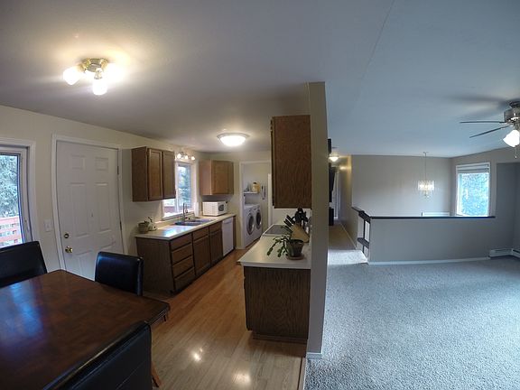 3rd image of 414 Lignite Ave