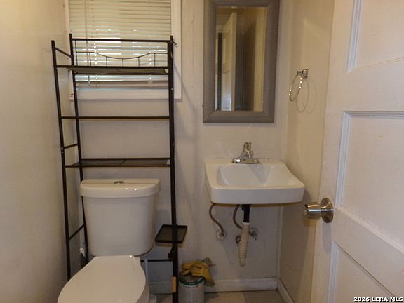 4th image of 519 Rigsby Ave #2