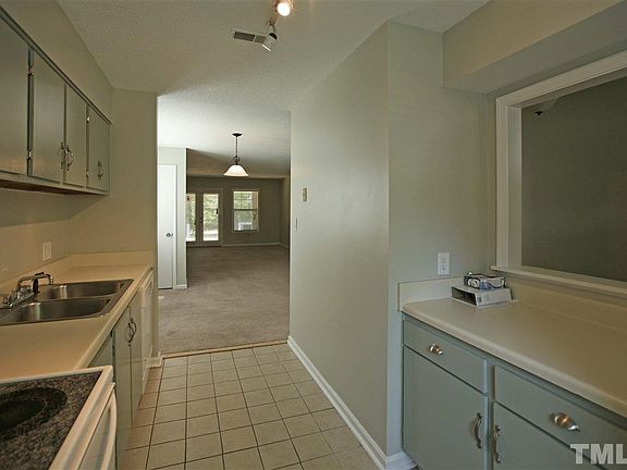 5th image of 243 Schultz St