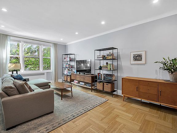 4th image of 225 Park Pl APT 3C