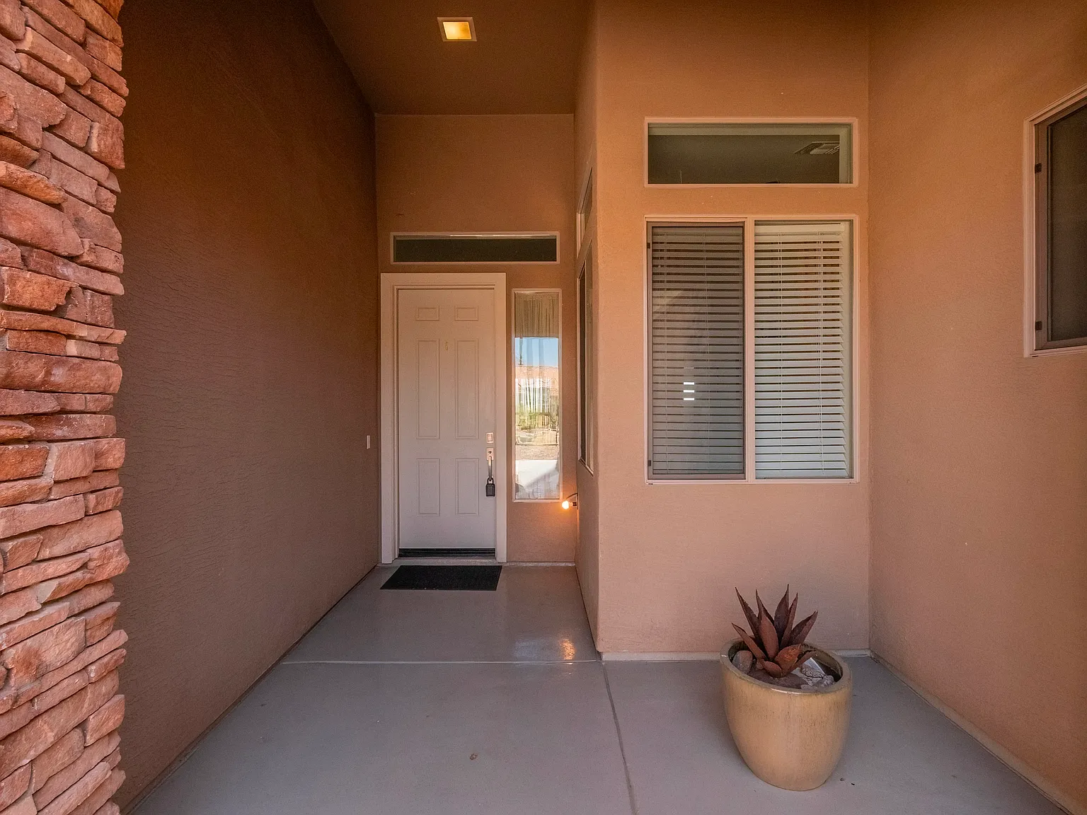 3 bed, 2200 sqft, $2,500 — Photo 3