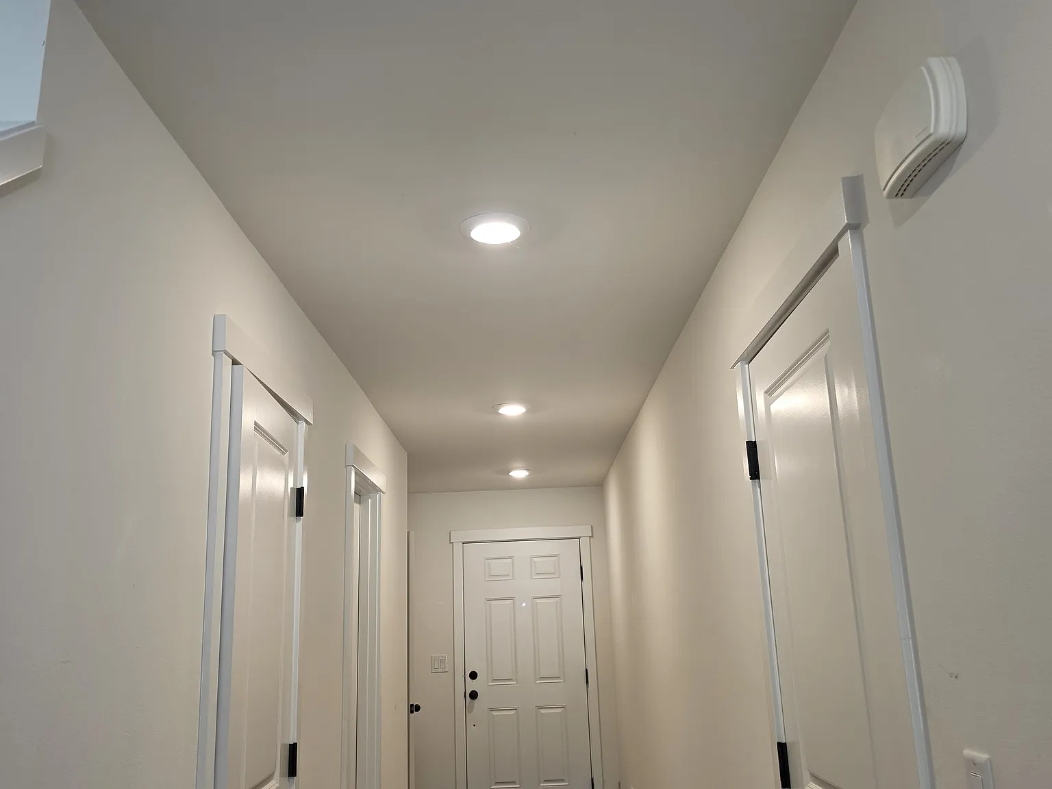 3 bed, 2.5 bath, 2109 sqft, $3,100 — Photo 2