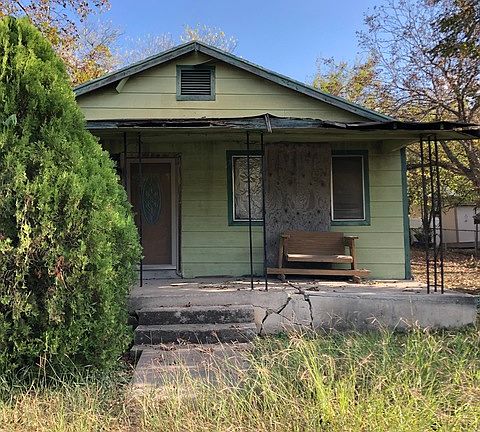 2nd image of 2205 W San Antonio St