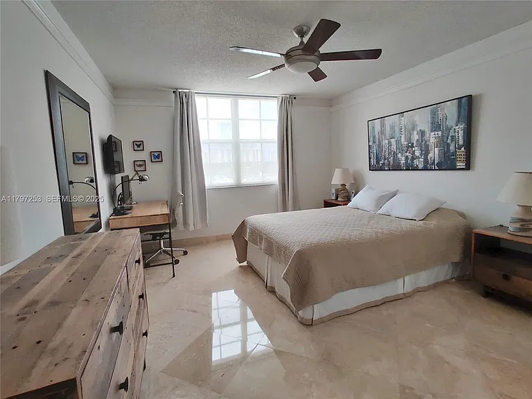 19877 E Country Club Dr — Photo 12