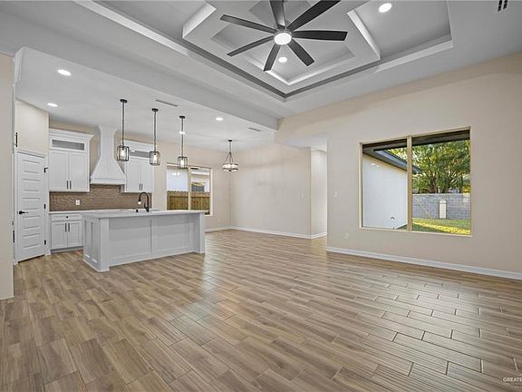 3rd image of 6125 N Playa Del Sol St