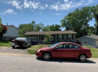 5289 Ville Rosa Ln, Hazelwood, MO 63042