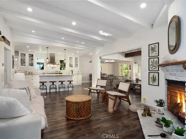 19029 Sprague St, Tarzana, CA 91356