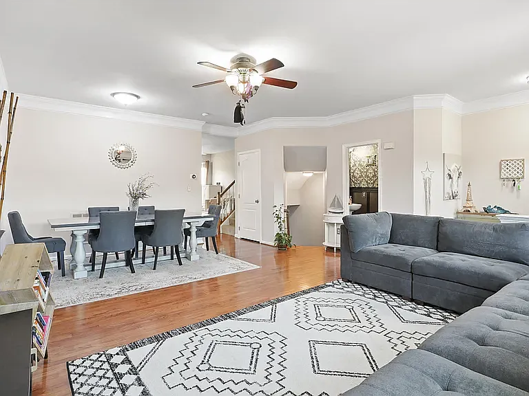 25274 McIntyre Sq — Photo 7