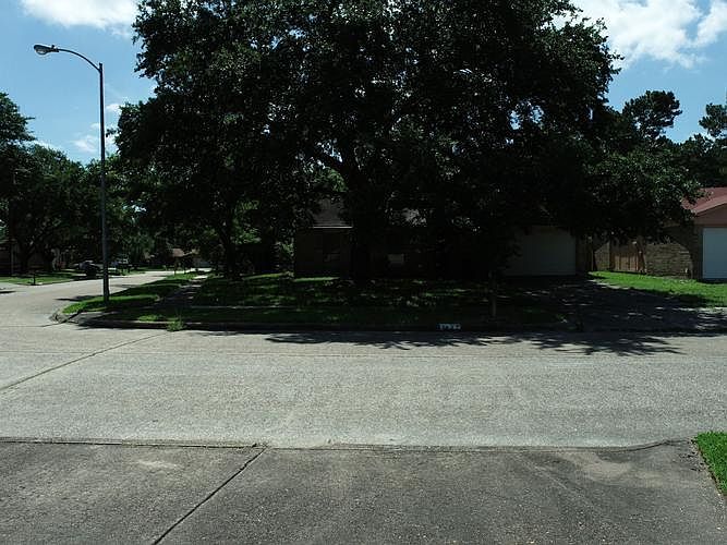 1st image of 2631 Lark Ln