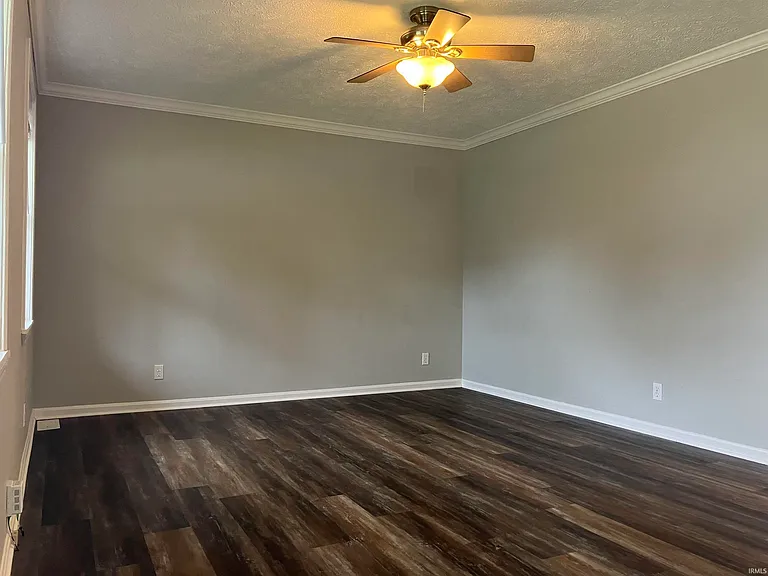 900 S Saint James Blvd — Photo 3