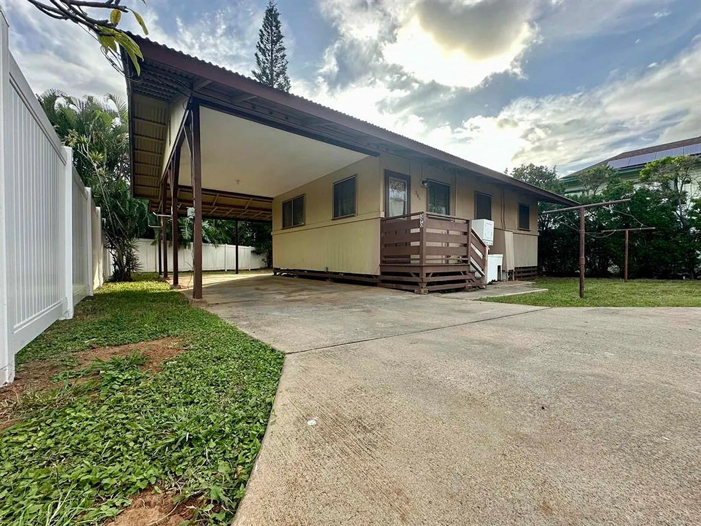 390 Auhana — Photo 1