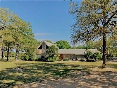 2nd image of 3595 Grande Dr