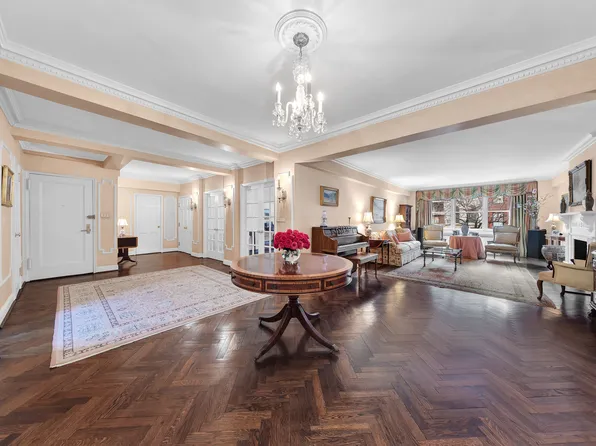 710 Park Avenue image 1 of 14