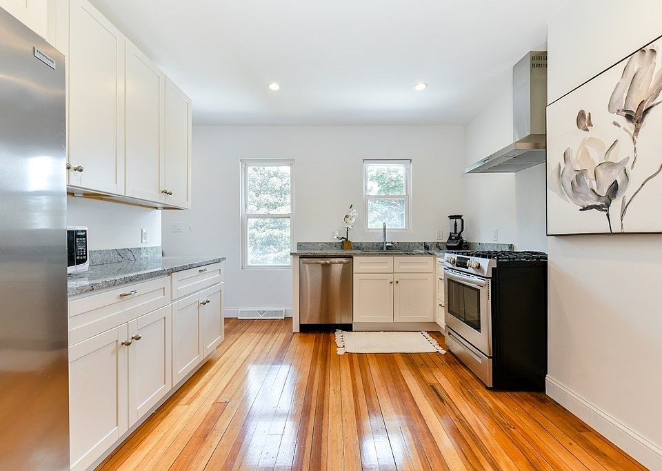 1st image of 23 Atherton St #23