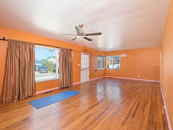 5th image of 615 Pacific View Dr