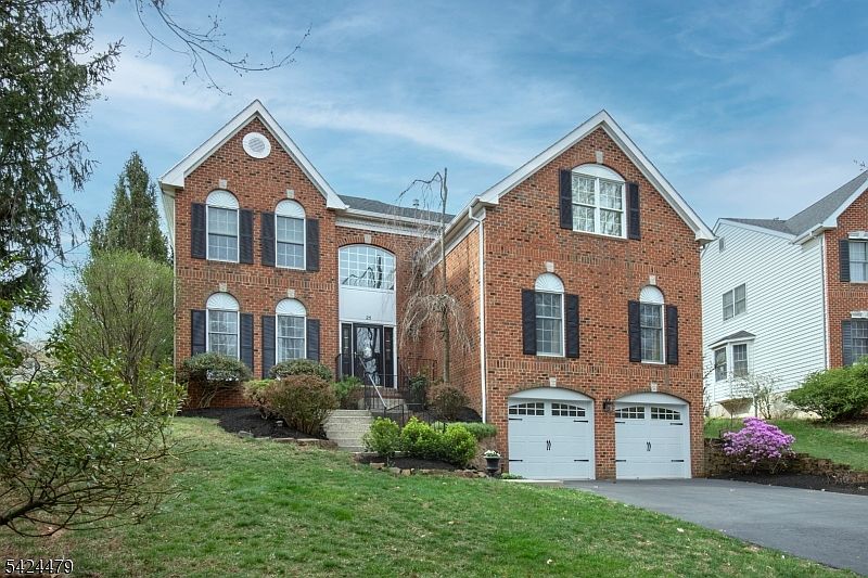 1st image of 25 Sullivan Dr