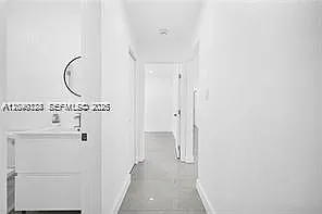 1301 Sharar Ave — Photo 4