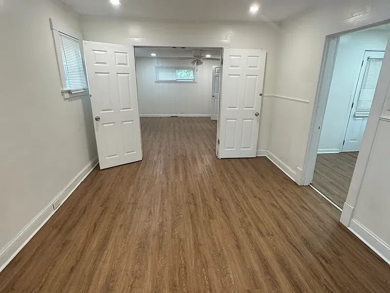 845 Georgetown St — Photo 10