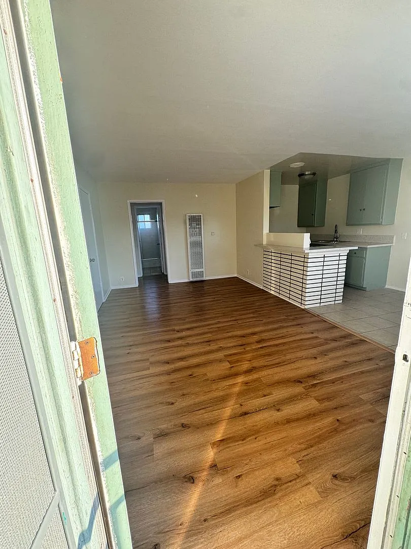 Building Photo - 6280 Cherry Ave #12